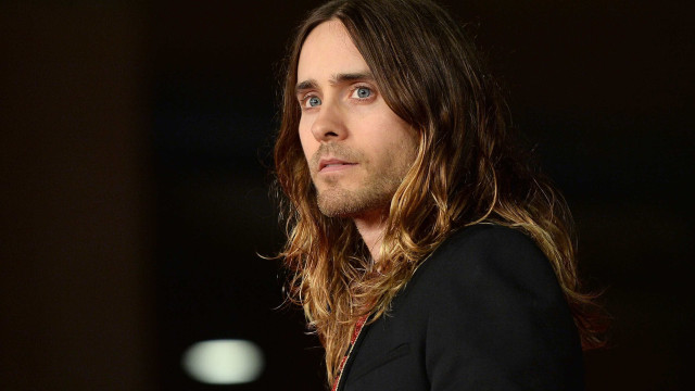  Jared Leto é otimista em meio ao caos no novo disco do Thirty Seconds To Mars