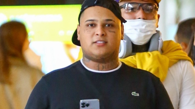  MC Ryan SP rebate críticas por cancelar shows para ficar com a filha