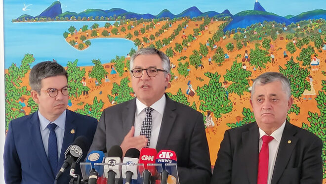  Padilha aposta na aprovação da MP dos PIS/Cofins no Congresso