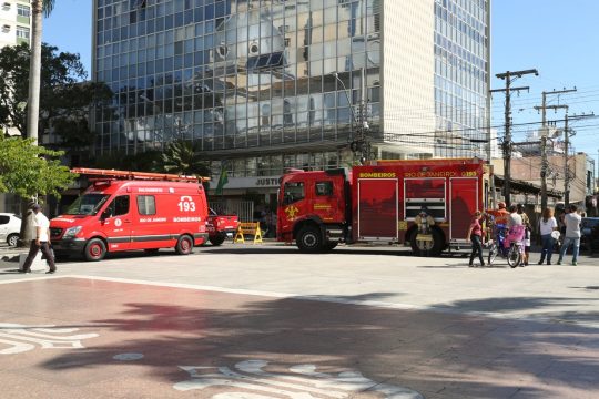  Incêndio em restaurante alerta para acessos na área central de Campos