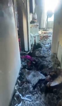  Após incêndio, família pede ajuda para reconstruir parte da casa, em Campos