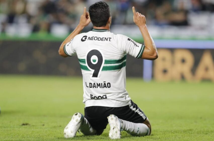  Damião volta a marcar pelo Coritiba após 90 dias e elogia interino