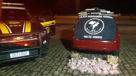  Polícia Rodoviária Federal apreende veículo com drogas na BR-101