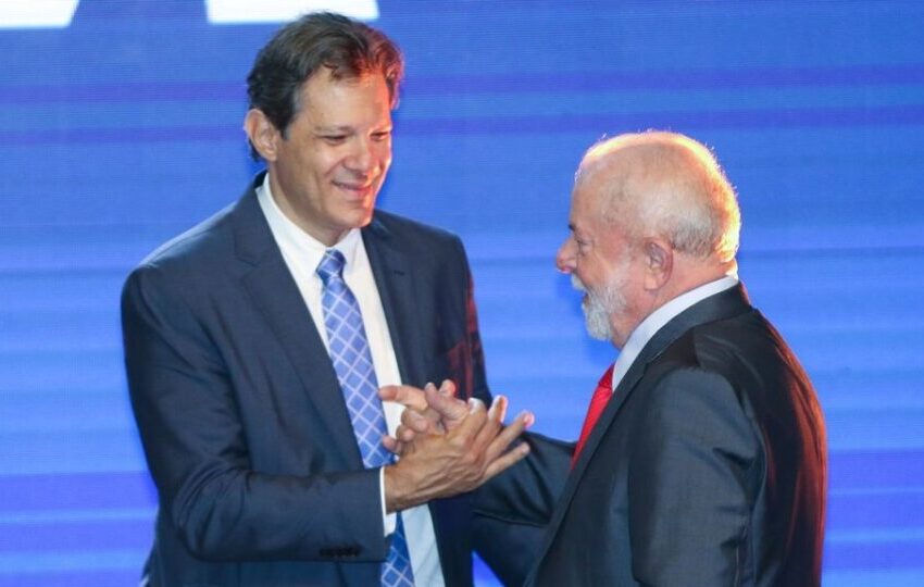  Ajuste fiscal com aumento de impostos colapsou, disparam bancos