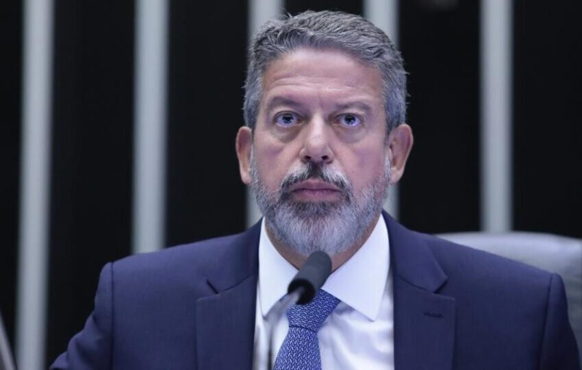  Lira ameaça não votar Mover se “taxa das blusinhas” for excluída no Senado 
