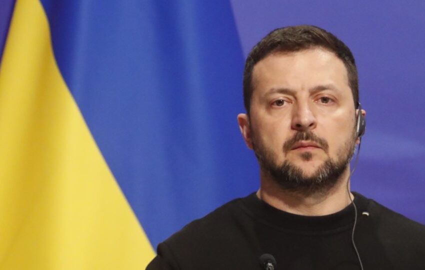  Na França, Zelensky defende união internacional contra o regime de Vladimir Putin
