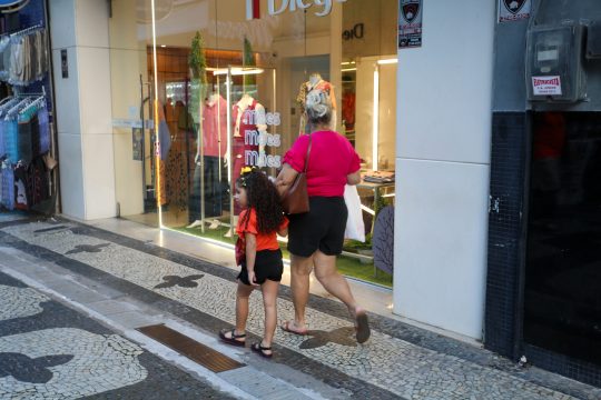  Comércio de Campos espera boas vendas em alguns segmentos pelo Dia dos Avós