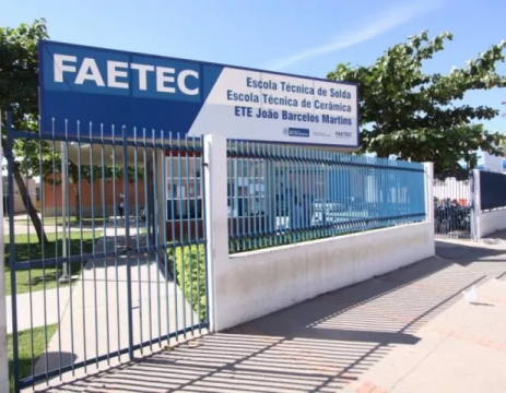  Cláudio Castro autoriza a contratação de mais de 600 professores temporários para a Faetec