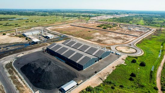  Porto do Açu inaugura dois galpões com a Minas Port