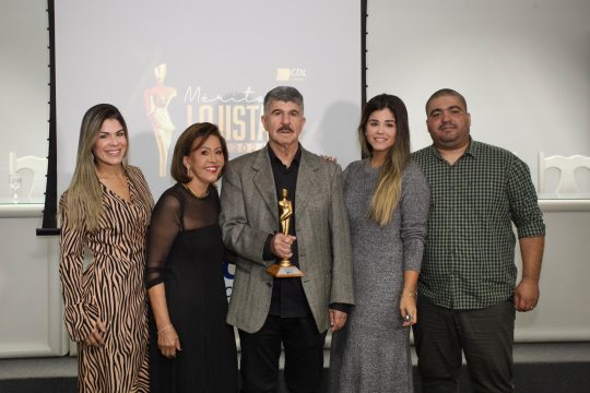  Trajetória de Paulo César Henriques é reconhecida com premiação na CDL
