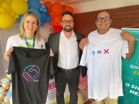  Casa Horizonte recebe mais de 1300 latas de suplementos alimentares em doação do Sicoob Sul para pacientes oncológicos