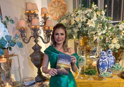  Dayana Sales lança livro “Caminhos de Superação”, em Campos