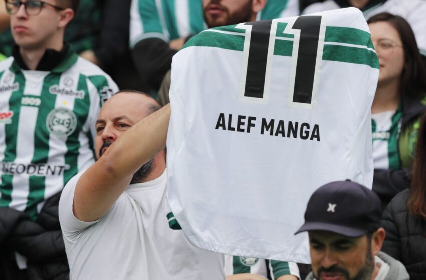  Alef Manga é o grito de desespero da torcida do Coritiba