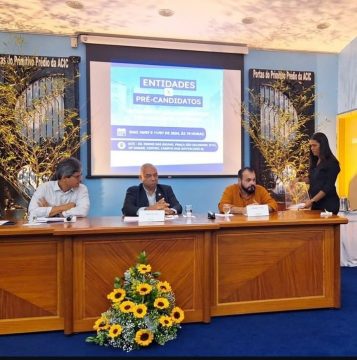  Acic sedia último encontro com pré-candidatos a prefeito de Campos