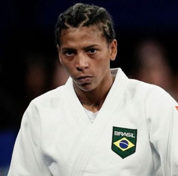  Judoca Rafaela Silva vai à semifinal das Olimpíadas