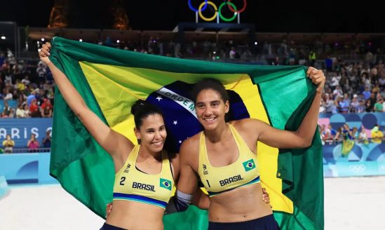  Duda e Ana Patrícia são campeãs olímpicas no vôlei de praia