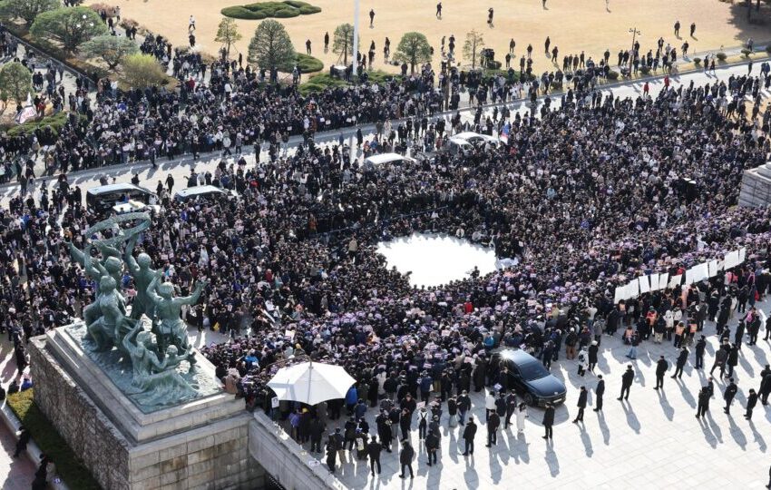  Parlamento da Coreia do Sul formaliza pedido de impeachment contra presidente