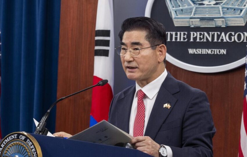  Ministro da Defesa da Coreia do Sul pede desculpas à população e entrega cargo