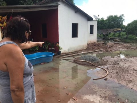  Três pessoas morrem soterradas em Taubaté, no interior de São Paulo