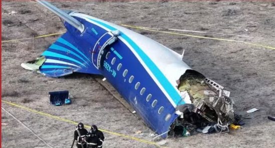  Avião fabricado pela Embraer cai no Cazaquistão com mais de 60 a bordo