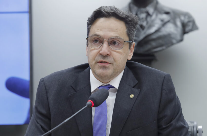  Comissão de Constituição e Justiça aprova novas regras para plebiscito, referendo e projetos de iniciativa popular