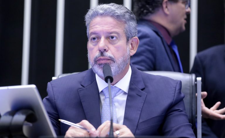  Lira cancela todas as reuniões de comissões da Câmara até o dia 20