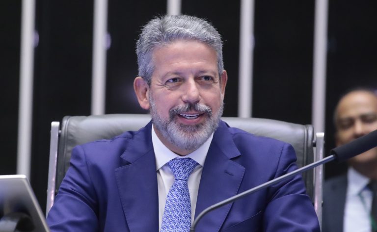  Lira espera melhor cenário econômico como resultado da aprovação do pacote de ajuste fiscal