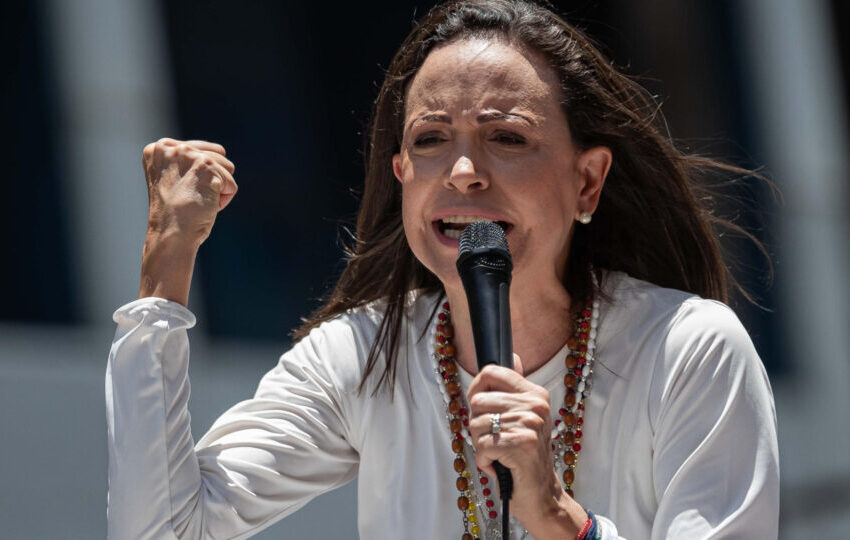  María Corina diz que ainda está na Venezuela e mantém esperança por mudança de governo