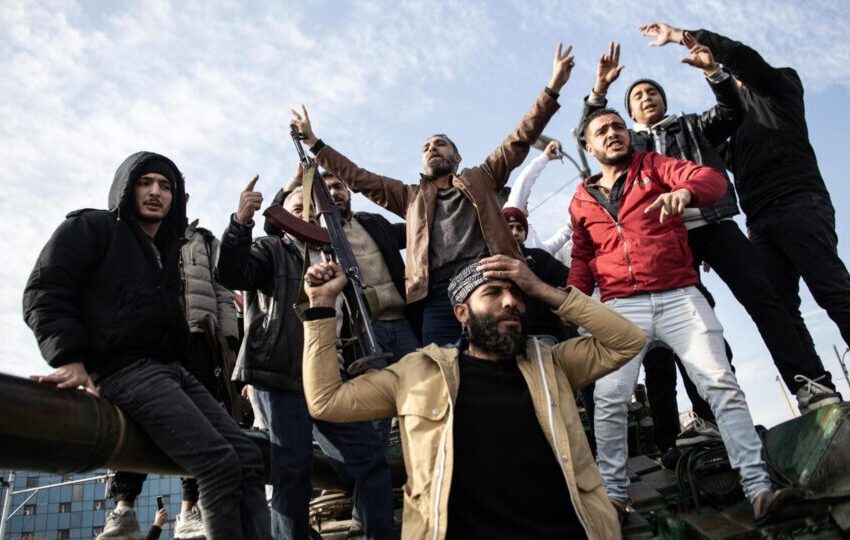  Ligação com Al-Qaeda e brutalidade: quem é o grupo que tomou o poder na Síria