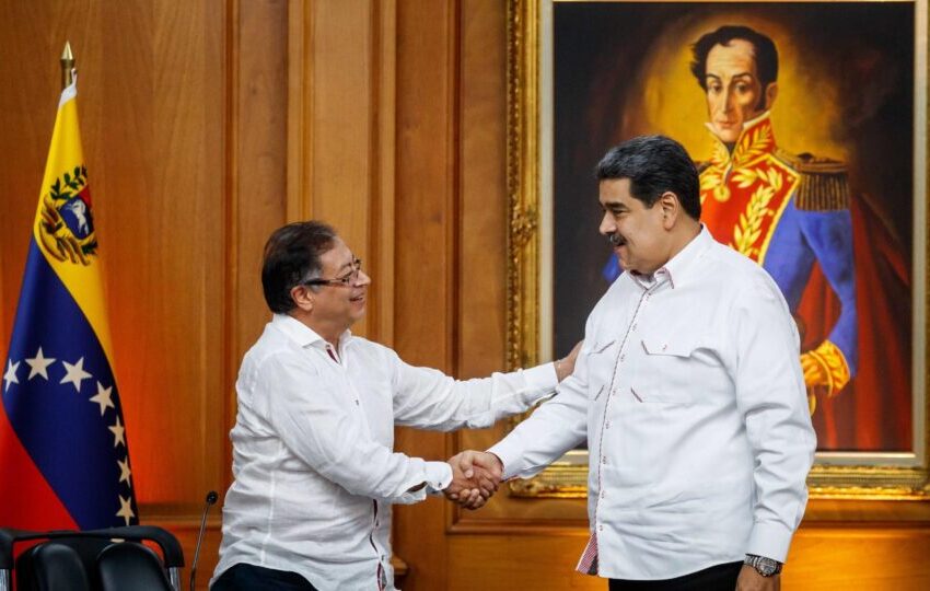  Petro insiste em manter relações com Venezuela apesar de não reconhecer vitória de Maduro