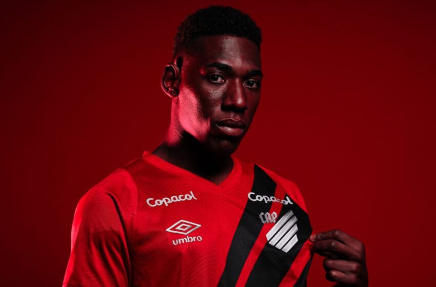  Athletico confirma zagueiro ex-Vasco como quarta contratação para 2025