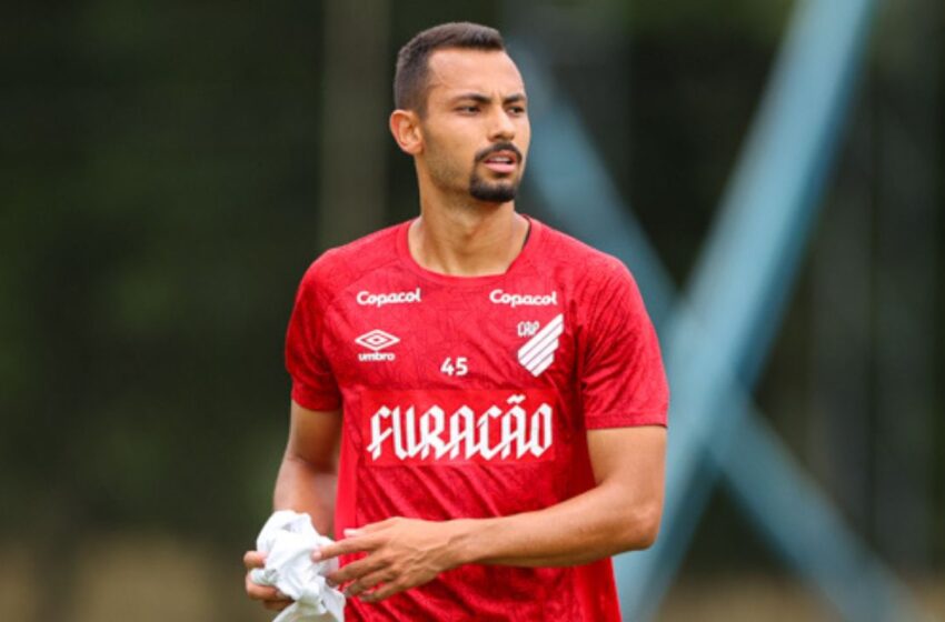  Após 100 dias de suspensão, Athletico inicia temporada sem patrocínio máster