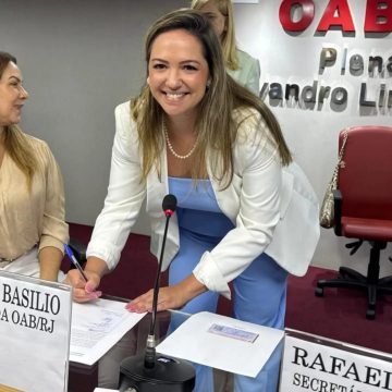  Mariana Lontra Costa toma posse como presidente da OAB-Campos