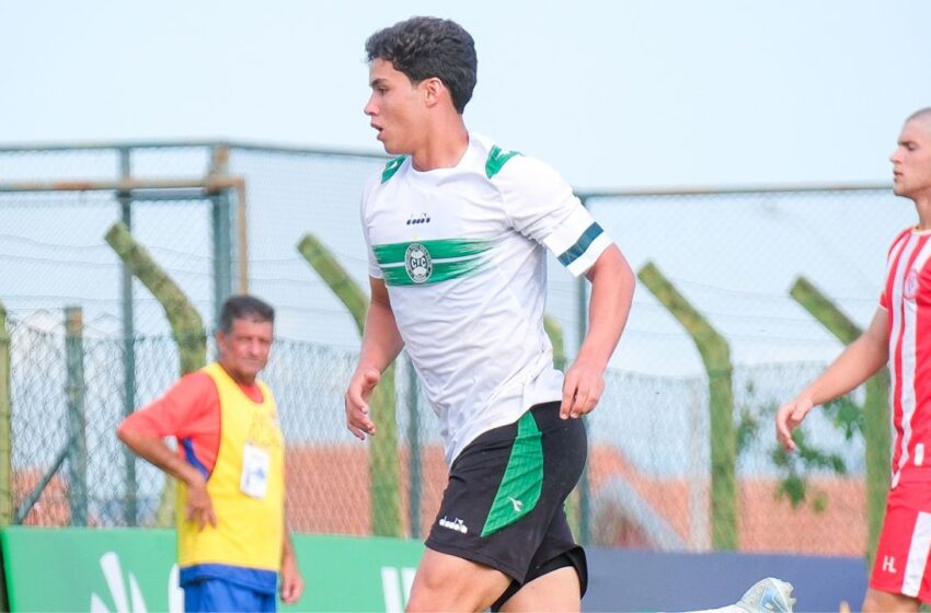  Com dois gols de Thiago Azaf, Coritiba vence em estreia na Copinha
