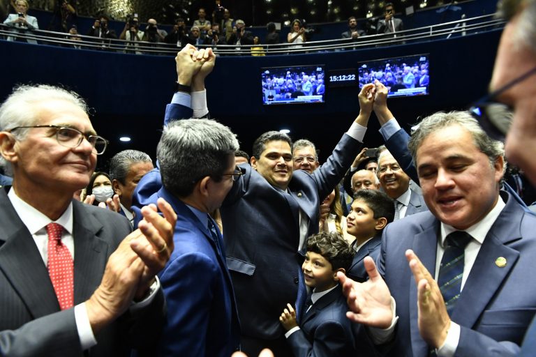  Davi Alcolumbre é eleito presidente do Senado