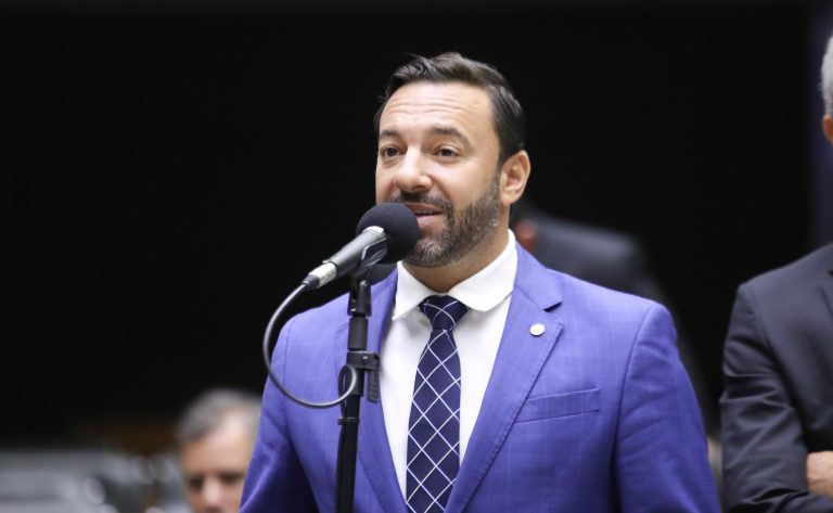 Projeto proíbe primeira-dama de ocupar cargo no governo e determina a divulgação dos seus gastos