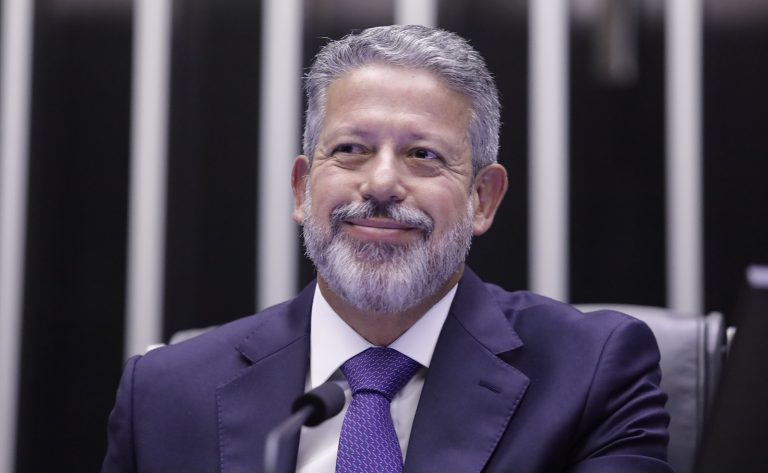  Em último discurso, Lira afirma que entrega ao País reformas estruturantes