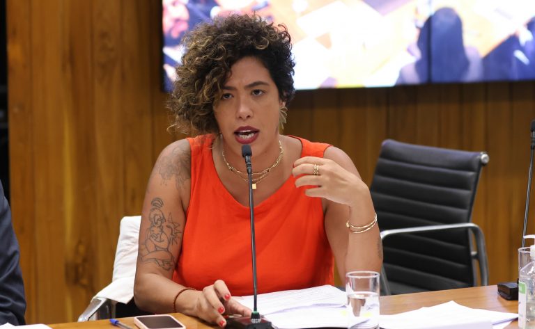  Líder do Psol-Rede defende pauta econômica do governo e combate à crise climática