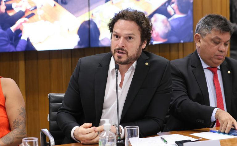  Líder do PRB quer evitar polarização e continuar focando na defesa do bem-estar animal