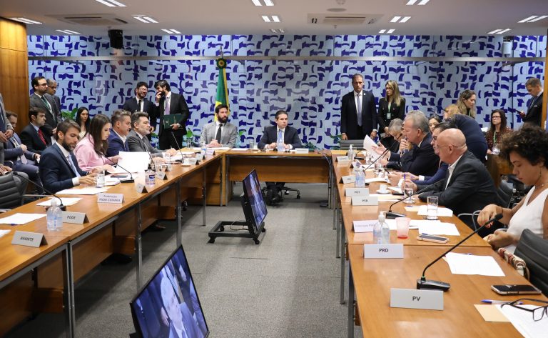  Líderes decidem votar na próxima semana projetos para facilitar exportação de pequenas empresas
