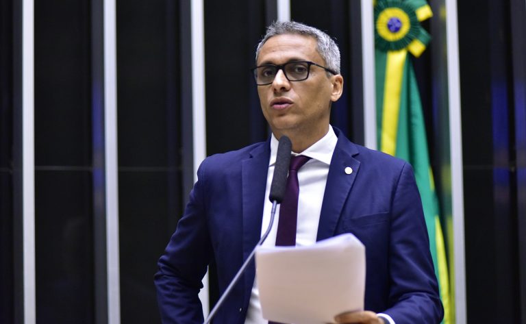  Projeto proíbe doação para campanha eleitoral com recursos do Bolsa Família