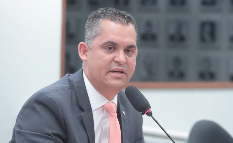  Projeto permite a eleitor acessar local de votação com animal de estimação
