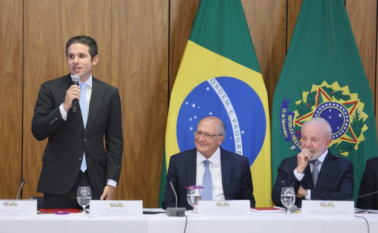  Motta diz que projeto de isenção do Imposto de Renda faz justiça para quem mais precisa