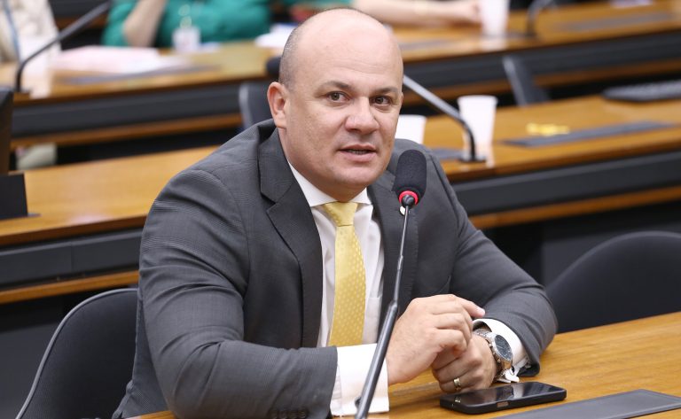  Proposta dobra pena para compra de voto quando há organização criminosa envolvida