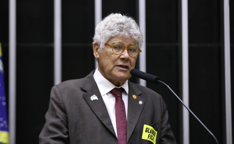  Deputados de diferentes partidos criticam pena de cassação contra Glauber Braga