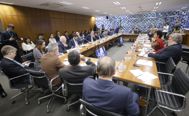  Governo quer prioridade para agenda econômica e PEC da Segurança; oposição anuncia obstrução