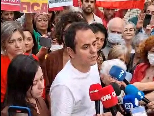  Glauber Braga suspende greve de fome após compromisso do presidente da Câmara