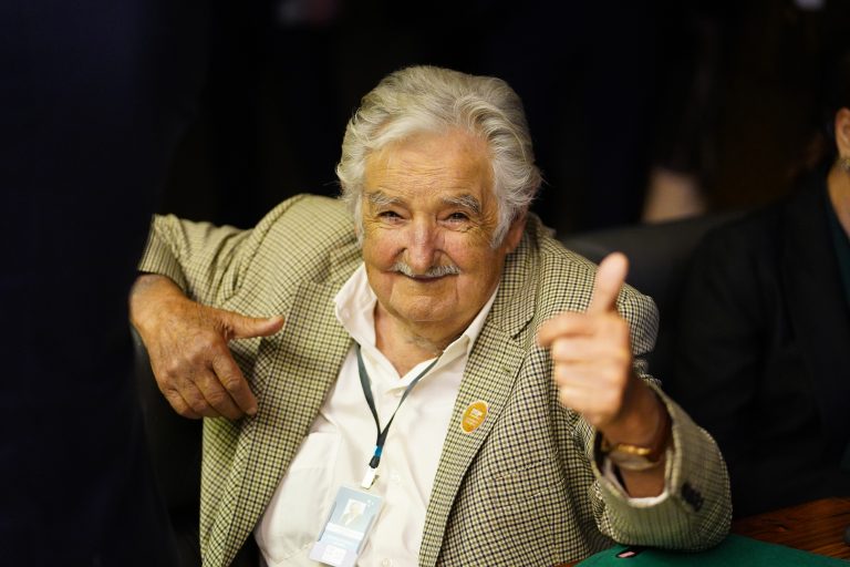  Deputados lamentam morte de Mujica, ex-presidente uruguaio