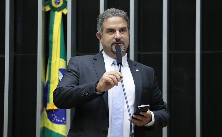  Relator recomenda a suspensão do mandato do deputado Gilvan da Federal por três meses
