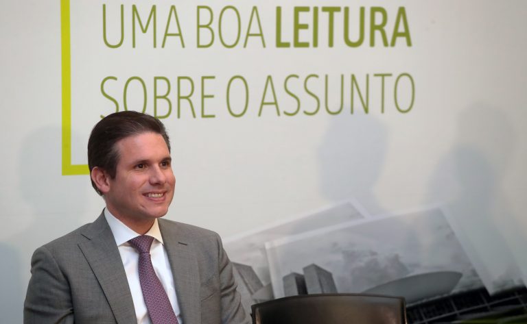 Motta afirma que revista jurídica da Câmara vai ajudar na promoção da estabilidade institucional do País